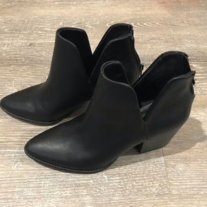 New, Sun + Stone Black Booties, 7M